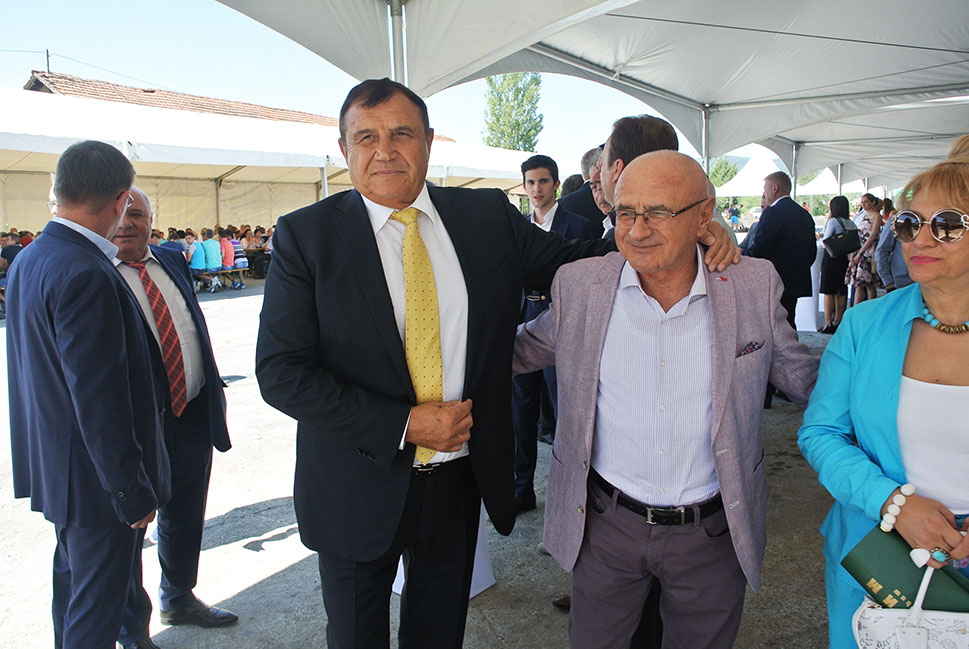 Влканов, првиот човек на Бугарската рударска асоцијација и неговиот македонски колега Николов на прославата